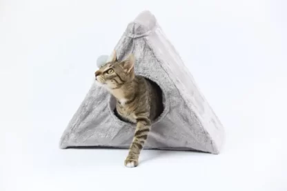 DRAPAK DLA KOTA LEGOWISKO DOMEK BUDKA Z PIŁKĄ 45x39cm