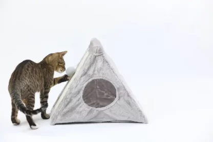 DRAPAK DLA KOTA LEGOWISKO DOMEK BUDKA Z PIŁKĄ 45x39cm